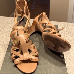Cappuccino sandal m. 3 inch heel, slightly worn